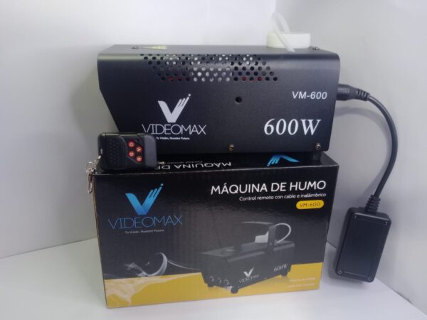 Maquina De Humo Mini portatil  Con Luces Led Color Negro